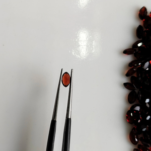 โกเมนสีแดงธรรมชาติ 5x3 มม. ทรงมาร์คีส์ คุณภาพดีที่สุด พลอยเม็ดเดี่ยวสำหรับทำเครื่องประดับ - Product Image 1