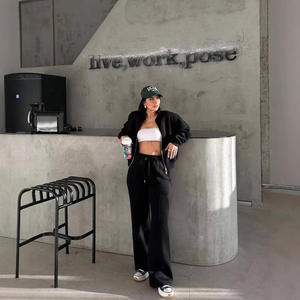 Vêtements de sport décontractés pour femmes en gros – Survêtements tendance style urbain avec pantalon polaire à manches longues pour l'automne et l'hiver - Product Image 4