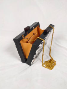 Sac à main élégant en résine d'ange pour femmes, fait à la main et peint à la main, mode haut de gamme pour les mariages et les événements du soir - Product Image 6