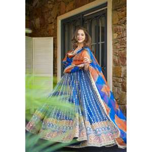 Robe Anarkali et Dupatta de créateur pour la fête Portez des robes de soirée élégantes - Product Image 2