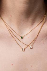 Collier Pendentif Minimaliste de Luxe Plaqué Or 18K pour Fiançailles et Mariage, Émeraude Naturelle Taille Ovale Sertie Griffe, Chaîne Câble - Product Image 3