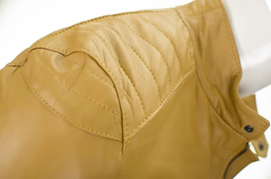 แจ็คเก็ตหนังแกะสีแดงสไตล์วินเทจสำหรับผู้ชาย แต่งลายขาดแบบดิสเทรส คอตั้ง คลาสสิก แท้ๆ สำหรับฤดูหนาว - Product Image 3