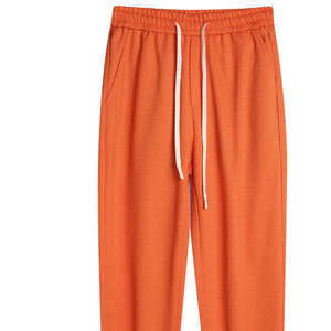 กางเกงจ็อกเกอร์พรีเมียมสำหรับผู้ชาย ระบายอากาศได้ดี สีพื้นเรียบ กางเกงลำลองสำหรับเล่นกีฬา บริการ OEM กางเกงผู้ชายทรงตรง ลายทางโค้ง - Product Image 4