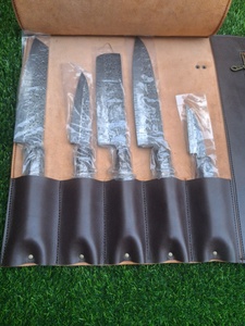 Ensemble de couteaux de chef en acier Damas de style japonais, 5 pièces, forgés à la main, manche en résine, couteaux pour droitiers - Product Image 6