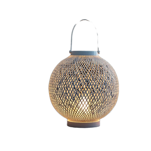 Lanterne moderne blanche en maille avec poignée Bougeoir décoratif en métal pour une ambiance intérieure/extérieure et un éclairage d'événement unique - Product Image 6