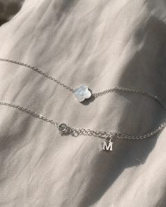 Collar con Colgante de Trébol de Cuatro Hojas Geométrico Chapado en Rodio S925, Perlas de Agua Salada, Joyería Minimalista Moderna, Regalo para Uso Diario - Product Image 6