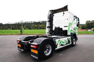 รถบรรทุกมือสองปี 2015 ยี่ห้อวอลโว่ รุ่น FH 510 กำลัง 510 แรงม้า 375 กิโลวัตต์ ระยะทาง 951,350 กม. เครื่องยนต์ 5.5 ลิตร เกียร์อัตโนมัติ 9 สปีด - Product Image 2