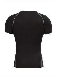เสื้อยืดคอมเพรสชั่นแขนสั้นสีดำสำหรับผู้ชาย ผ้าโพลีเอสเตอร์ถัก 100% แห้งเร็ว ทรงเข้ารูป คอกลม ดีไซน์สปอร์ตเรียบง่าย - Product Image 2