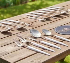 Ensemble de couverts à tête ronde finition mate avec manche en résine blanche – Vaisselle élégante pour la salle à manger moderne, la cuisine, les mariages et les fêtes - Product Image 3