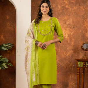 Ensemble Kurti ethnique tendance avec broderie multi-fils et dupatta à imprimé numérique - Product Image 1