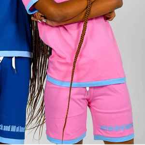 Ensemble de survêtement unisexe Jack and Jill, t-shirt à manches courtes et short assortis, vêtements décontractés pour la maison, streetwear imprimé, vente en gros OEM en vrac - Product Image 4