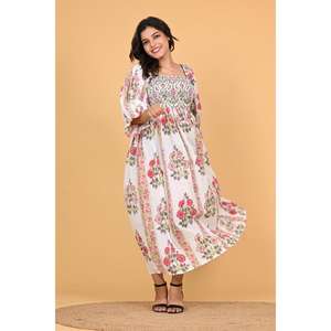 Robe longue maxi en coton à fleurs bohèmes pour femmes, robe de soirée d'été faite à la main en Inde - Product Image 3