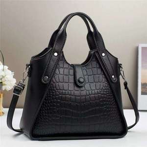 <b>Black</b> Embossed Plain Dyed Leather Tote <b>Bag</b> with Adjustable Strap and <b>Top</b> <b>Handle</b> 80g - Product Image 2
