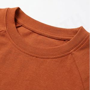 เสื้อยืดครอปแขนสั้นผ้าฝ้ายสำหรับผู้หญิง สวมใส่สบาย ทรงเข้ารูป น้ำหนักเบา เหมาะสำหรับฤดูร้อน ราคาขายส่ง รับผลิตตามสั่ง สีตามต้องการ - Product Image 4