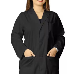 Nouvelle Arrivée – Blouse de Laboratoire Unisexe à Col en V, Manches Courtes, Design Optimal, Personnalisable, en Tissu Toile Tissée, pour Usage Hospitalier – Vente en Gros OEM - Product Image 1