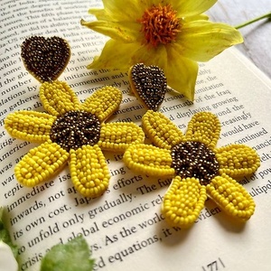 Boucles d'oreilles fantaisie en gros pour femmes et filles, brodées, géométriques, colorées, avec strass, style bohème, pour soirée - Product Image 3