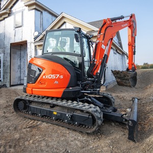 Mini-excavatrice industrielle Kubota Kx057-4 conçue pour le creusement profond, le terrassement, l'aménagement paysager, les travaux routiers et les travaux de terrassement professionnels. - Product Image 6