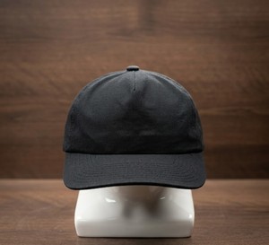 หมวกเบสบอลผ้าแคนวาสสีดำ ปรับสายได้ ทรง 5 แฉก สไตล์ Dad Cap ทรงเตี้ย เหมาะสำหรับใส่ลำลองกลางแจ้ง - Product Image 1