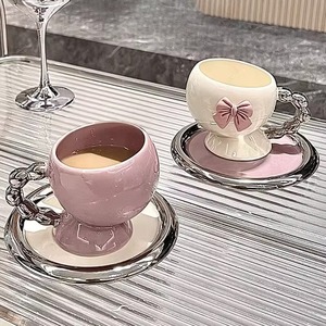 Mug en céramique de style artisanal charmant avec soucoupe, idéal pour les moments de thé, de café ou de chocolat chaud - Product Image 6