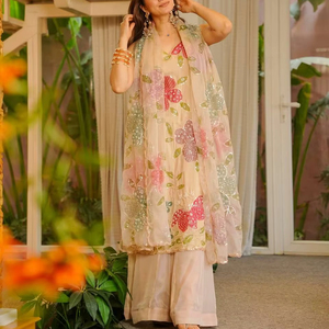 Conjunto de Traje Festivo Beige con Bordado Floral para Mujer |   Conjunto de Kurta, Palazzo y Dupatta de Organza |   Traje Étnico para Bodas y Fiestas - Product Image 1