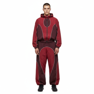 Conjunto de Sudadera con Capucha para Hombre, Estilo Vintage, Inspirado en Cyberpunk 3D, con Paneles Fluidos sin Costuras, Parches de Nailon Tejido y Ribetes Reflectantes, Diseño Futurista - Product Image 1