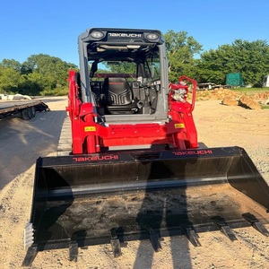 รถตักล้อยาง Takeuchi TL10V2 คุณภาพสูง กำลังยกแข็งแกร่ง รถตักขนาดกะทัดรัดที่เชื่อถือได้ ตัวเลือกที่คุ้มค่าที่สุด - Product Image 2