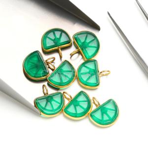 Colgante de Plata de Ley 925 con Baño de Oro Vermeil y Ónix Verde Natural Tallado en Forma de Naranja, Hecho a Mano para Mujer - Product Image 2