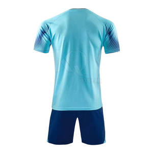 Uniforme de Fútbol de Alto Rendimiento, Tejido Ligero y Transpirable Diseñado para Entrenamientos Intensos y Juego en Equipo - Product Image 2