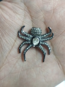 จี้เพชรแท้ทรงเหลี่ยมบริลเลียนท์แบบวินเทจสำหรับผู้หญิง SPIDER Polki Pave เงินสเตอร์ลิง ขนาด 30x30 มม. น้ำหนัก 5 กรัม - Product Image 3