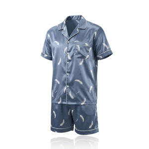 Conjunto de Pijama de Satén Personalizado para Hombre, Camisa de Manga Corta con Botones y Pantalones Cortos con Estampado de Plumas, Ropa de Dormir de Lujo, Venta al Por Mayor, OEM, ODM - Product Image 1