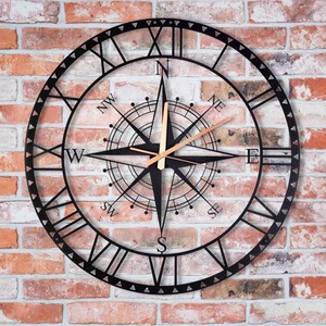 Horloge murale décorative pour l'intérieur, en métal, avec sonnerie horaire, mouvement sautillant, design traditionnel - Product Image 1