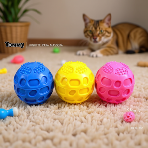 Pelota con diseño de Tommy de 7,5 cm, juguete interactivo para mascotas - Product Image 3