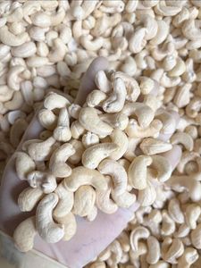 เม็ดมะม่วงหิมพานต์ดิบ อบแห้ง ธรรมชาติ เวียดนาม ชนิดปลูกทั่วไป (WA +84 82 952 6179) - Product Image 2