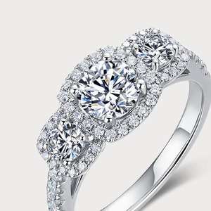 Bague d'éternité de luxe pour femme en argent sterling avec diamant de laboratoire taille brillant certifié IGI, idéale pour fiançailles, fête ou cadeau - Product Image 1