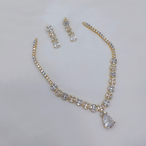 Ensemble collier et boucles d'oreilles pour femme JeweleMarket, plaqué or, avec cristaux et strass, style ethnique, pour mariage, fiançailles, anniversaire, fête, cadeau - Product Image 6