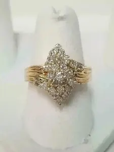 Anillo de Compromiso con Moissanita Real de Corte Redondo de 2 Quilates, Plata de Ley Chapada en Oro, Estilo Vintage para Mujer - Product Image 2