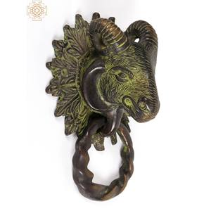 Aldaba de puerta de cabra de latón de 6 pulgadas hecho a mano, artículo de decoración del hogar hecho en India, trabajo artesanal - Product Image 2
