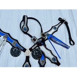 Ensemble de têtière et de collier de poitrine en cuir noir pour cheval de style western, avec conchos en strass bleus et franges, confortable et durable, pour l'équitation - Product Image 6