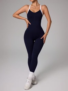 Mono de yoga con cuello en V cruzado para mujer |   Elegante Body Deportivo de Manga Larga con Textura Acanalada |   Conjunto Deportivo de Poliéster y Elastano para Gimnasio - Product Image 2
