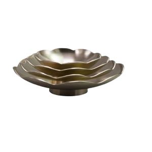 Elegante cuenco decorativo de aluminio con diseño de pétalos en capas, centro de mesa moderno para mesa de comedor, sala de estar y decoración del hogar - Product Image 1