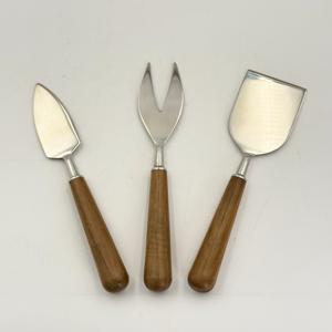 Juego de Cuchillos para Queso de Lujo Hechos a Mano, de Acero Inoxidable con Mango de Madera, Utensilios de Mesa Elegantes para Bodas y Ocasiones Especiales - Product Image 3