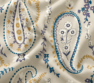 Tela de Gamuza Jacquard Estampada 100% Poliéster, Diseño Floral, Elástica, Peso Medio 100GSM, para Juego de Sábanas, Uso Doméstico y Hotelero - Product Image 1