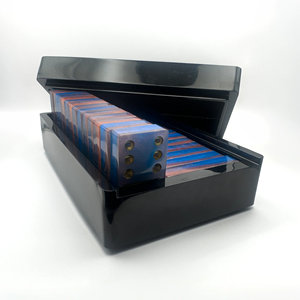 Jeu de dominos artistique en résine époxy, boîte noire, dés rayés bleus et rouges, jeu double six, objet d'art, objet de collection, cadeau artisanal, cadeau puzzle pour enfants - Product Image 1