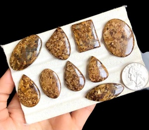 Assortiment de cabochons en bronzite naturelle semi-précieuse pour bijoux bohèmes, style sud-ouest et créations artisanales - Product Image 1