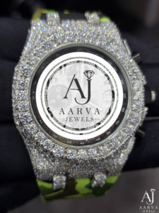 Montre de plongée analogique chronographe tachymètre automatique mécanique de luxe pour homme Aarva Jewels avec bracelet en caoutchouc et moissanite glacée - Product Image 1