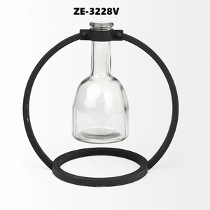 Vase à fleurs en métal artisanal de qualité supérieure, artisanat de designer pour les hôtels de luxe, les restaurants, les lieux de mariage et les projets de décoration intérieure - Product Image 4