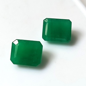 Émeraude naturelle zambienne de 11,25 carats, vert émeraude, pierre précieuse en vrac, taille émeraude, facettée, ensemble de 2 pièces pour la fabrication de bijoux - Product Image 2