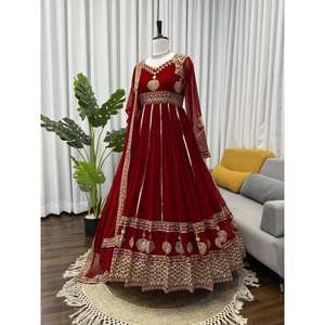 Conjuntos de Traje Rojo Talla M para Mujer de RTC Designer para Fiestas, Vestido Adornado con Bordado de Hilo y Lentejuelas - Product Image 2