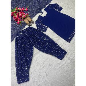 Ensemble de vêtements de fête pour femmes styliste Patiala Salwar Top et Dupatta - Product Image 1