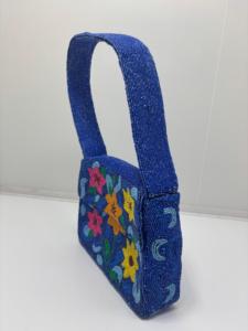 Bolsos de hombro florales con cuentas hechos a mano y detalles intrincados para looks elegantes, regalos y ocasiones especiales - Product Image 2